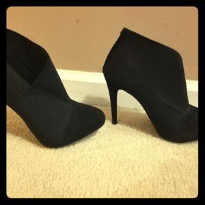 Jessica Simpson ankle Booties size 8